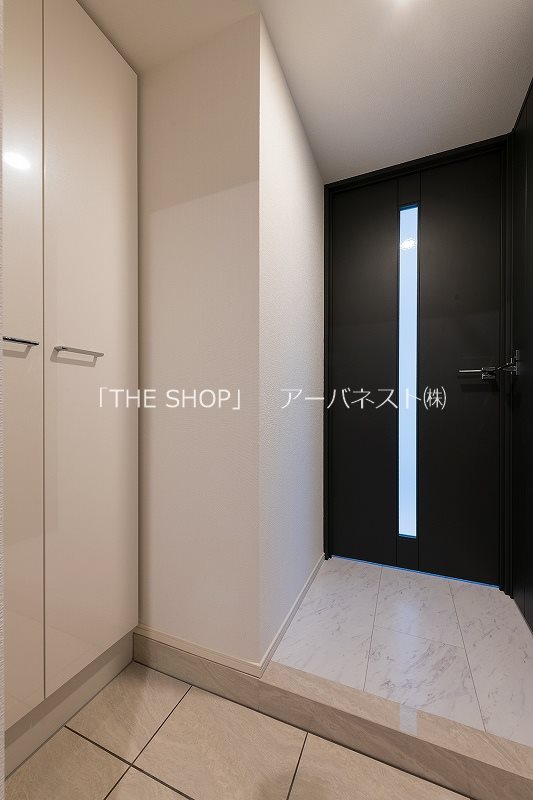 ヴォーガコルテ長原 玄関