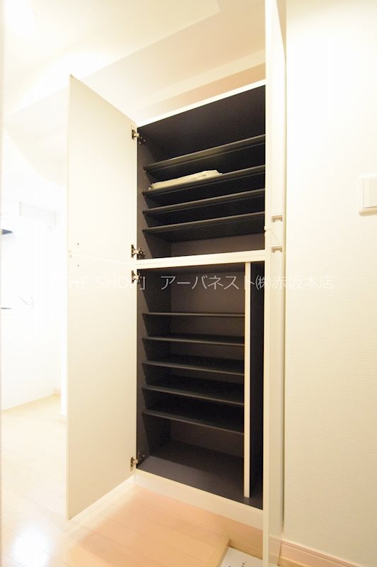 ヴォーガコルテ多摩川Ⅲ 玄関