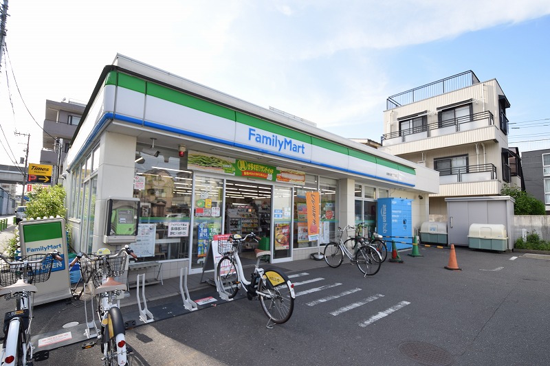 スカイコートカーサ浮間公園 コンビニ