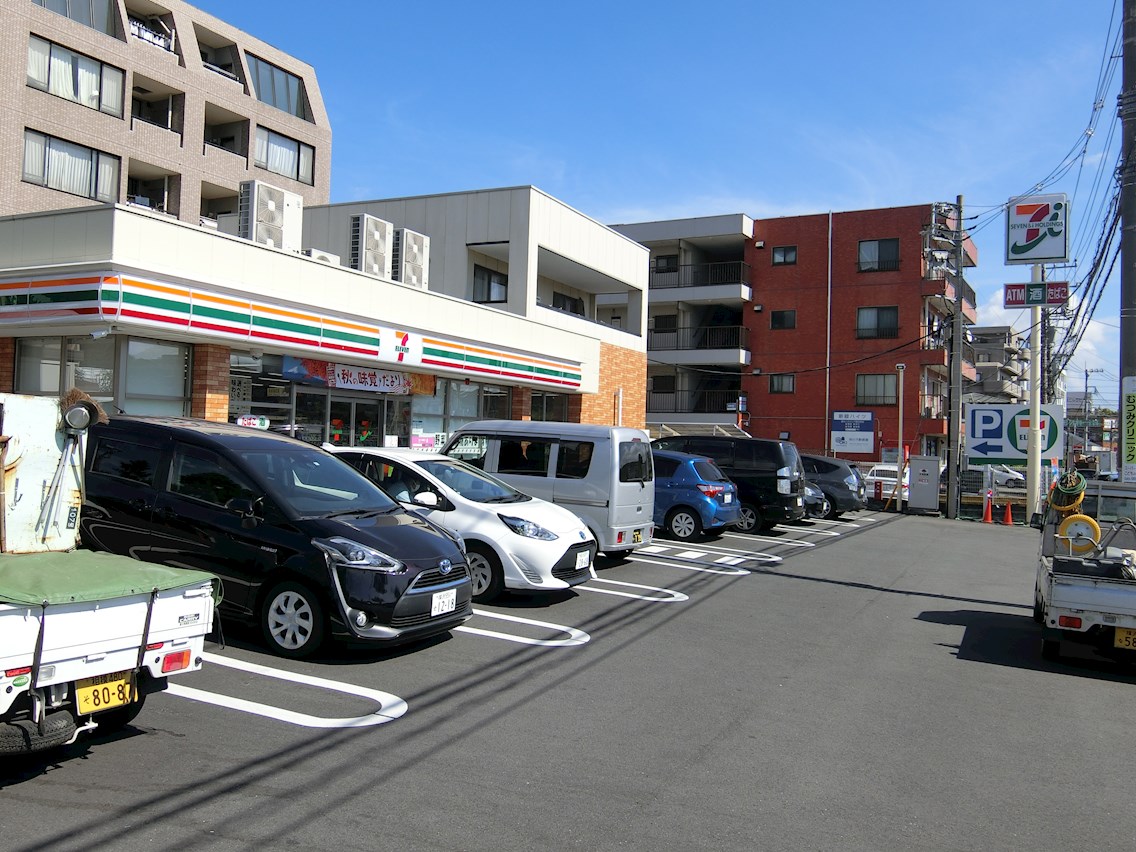 ヴォーガコルテ横濱青葉 コンビニ