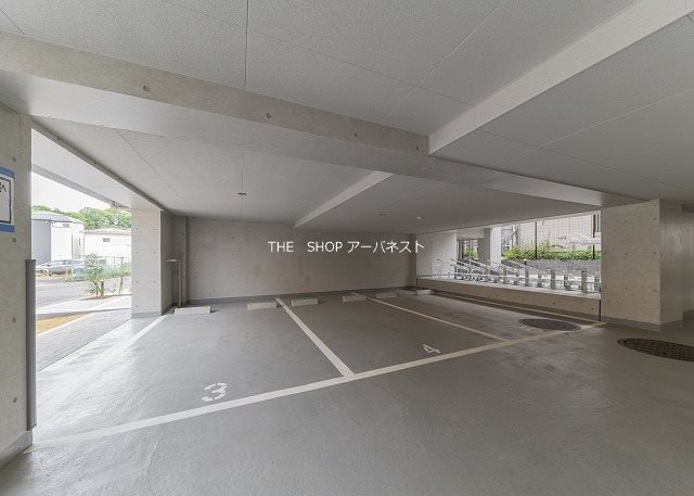 ヴォーガコルテ横濱青葉 駐車場