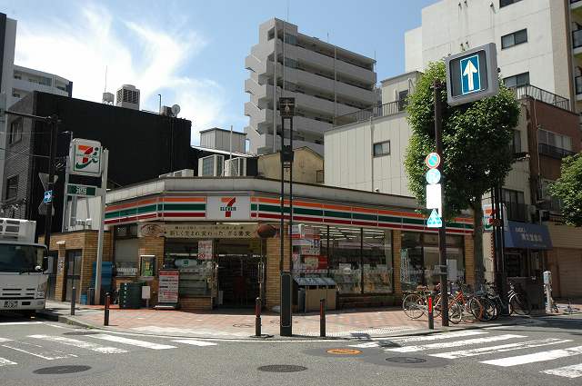 ヴォーガコルテ横濱阪東橋 コンビニ