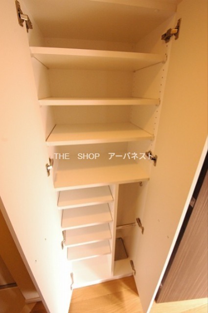 ヴォーガコルテ西小山 玄関