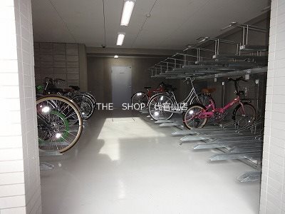 クレイシア矢口 その他