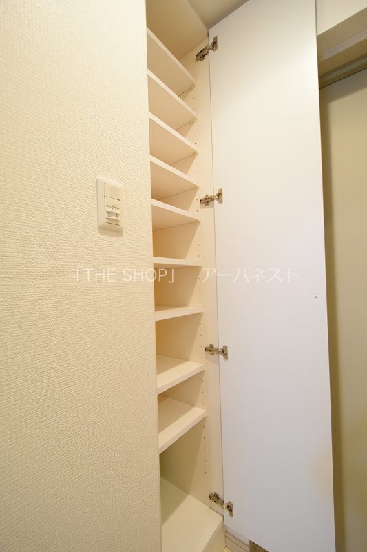 グランド・ガーラ代田橋 玄関