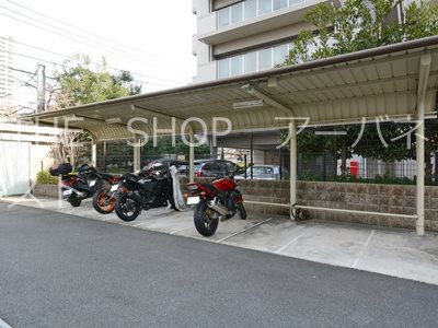 ベルファース目黒 駐車場