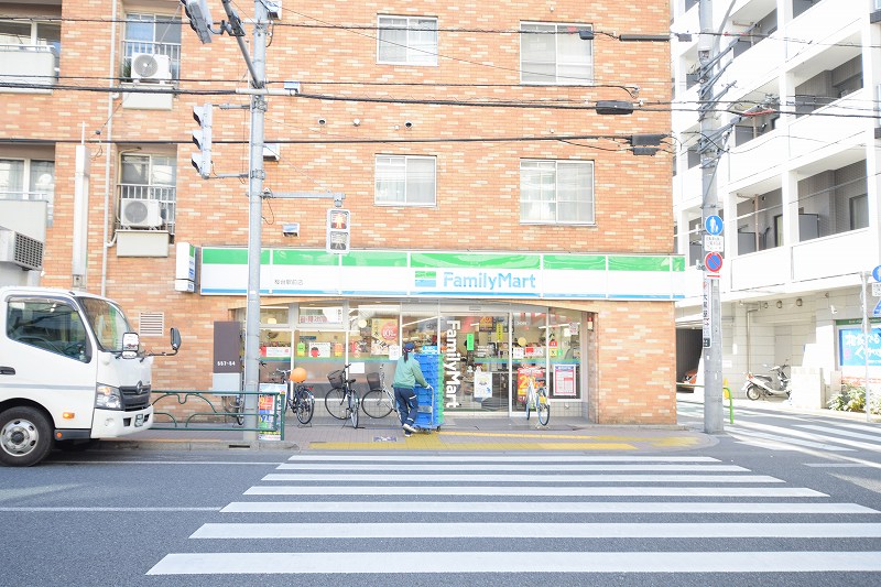 DIPS桜台駅前 コンビニ