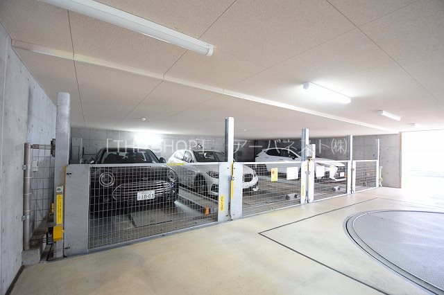 ライトテラス世田谷砧 駐車場