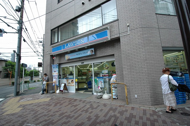 ステラメゾン三軒茶屋 コンビニ