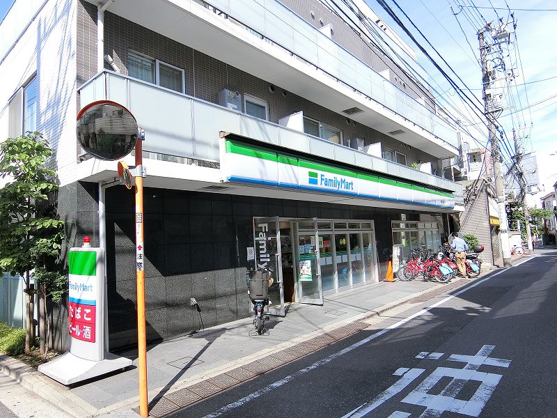 ルガロ西麻布   コンビニ