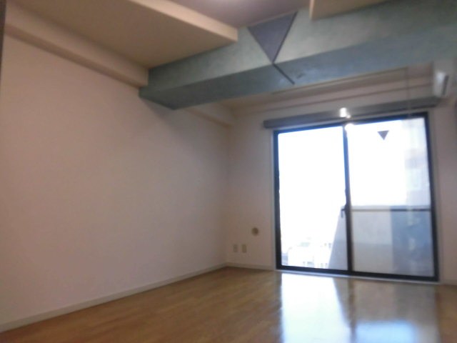 ナチュラルスクエアビル リビング
