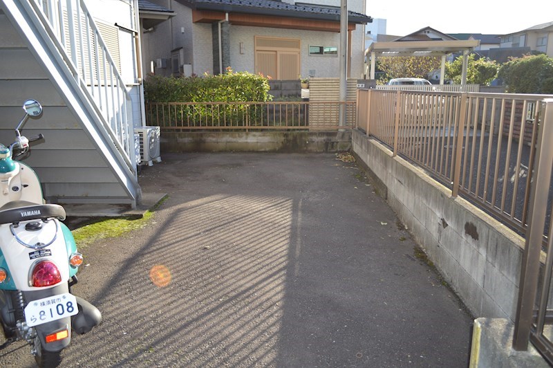 山崎ハイツ 駐車場