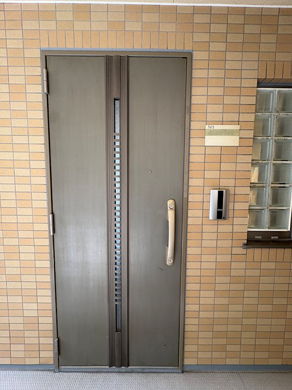 ヴェルニータワー 玄関