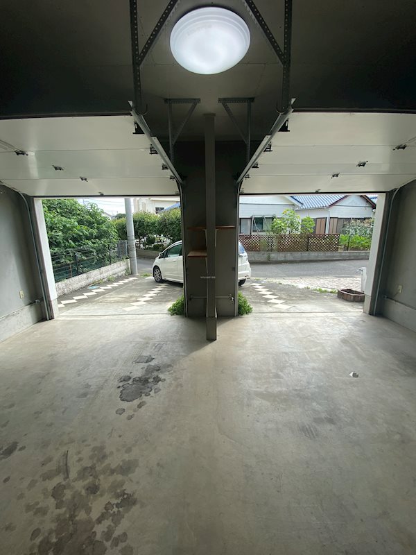 秋谷１丁目貸家 駐車場