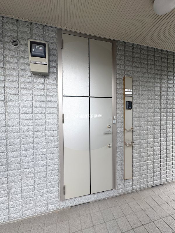 パールM 玄関