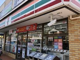 ドルチェ原  コンビニ