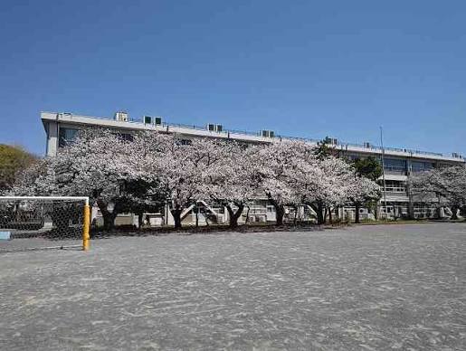 ヒカルサ久里浜 小学校