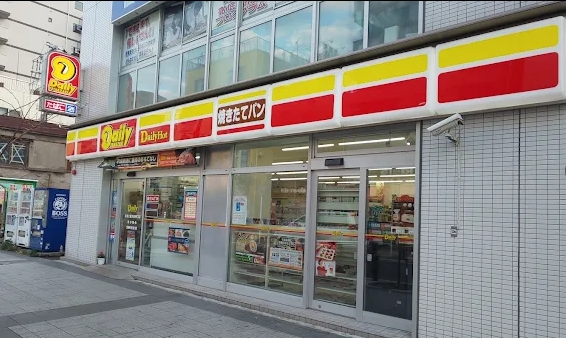 ヒカルサ久里浜 コンビニ