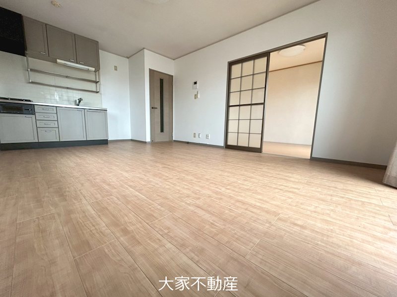 ハイカムール仲沖B棟 内装