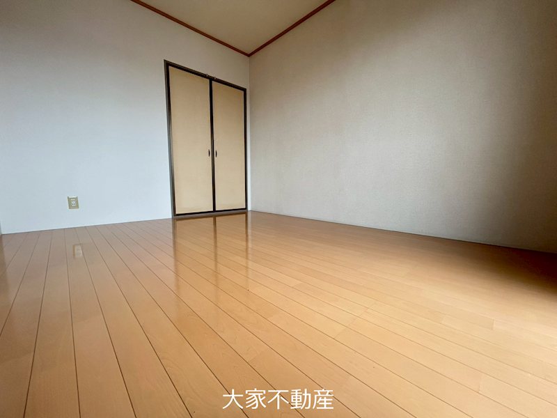 ハイカムール仲沖B棟 ベッドルーム