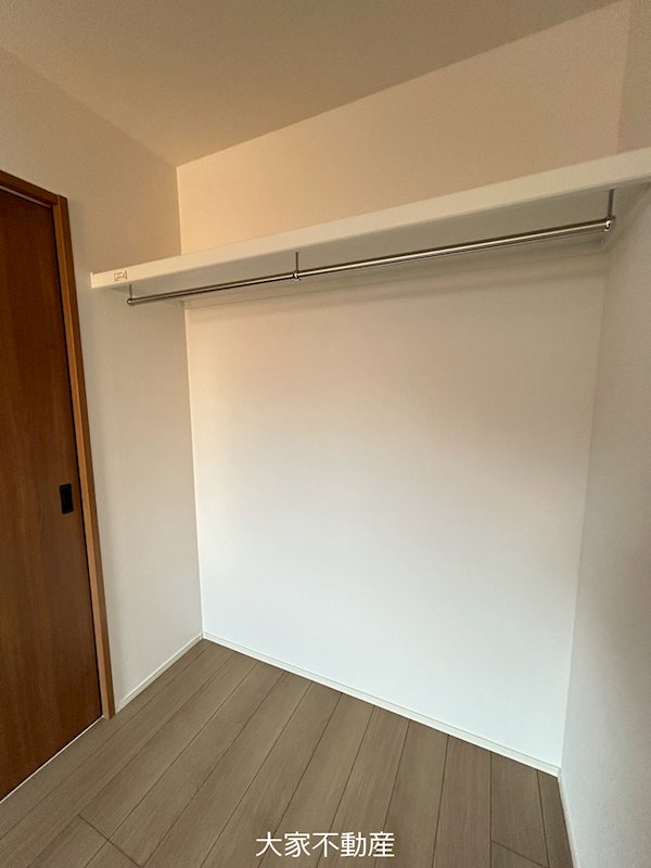 グローリー鷲崎　C棟 収納