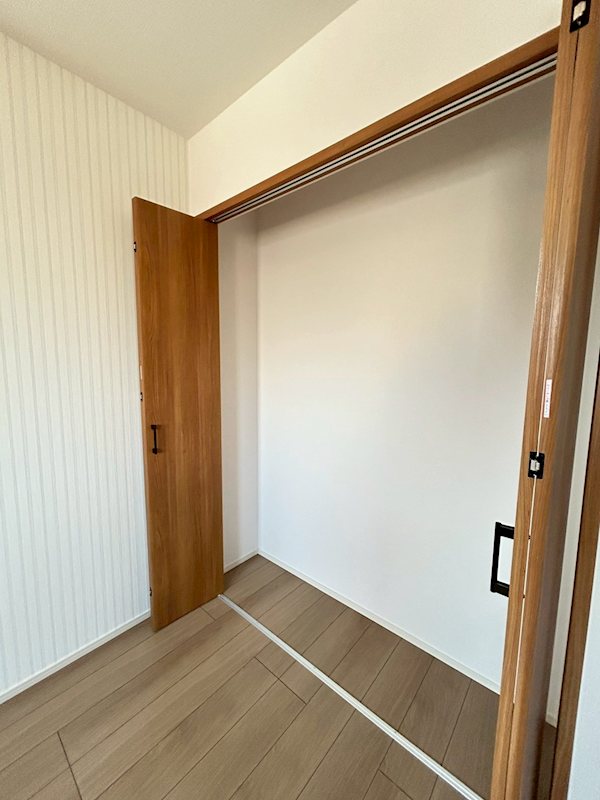 グローリー鷲崎　C棟 収納