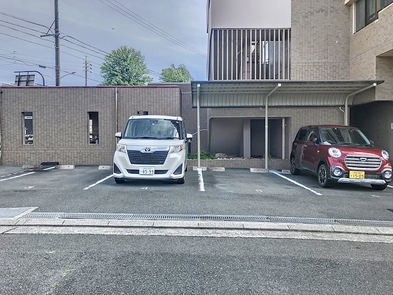 イトーピア中沢グリーンアベニュー(404) 駐車場