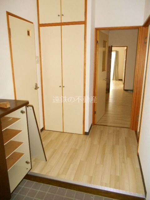 マンション槐（えんじゅ） 玄関