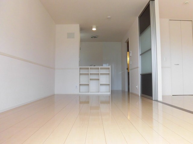 メゾンプレーヌ天竜川C リビング