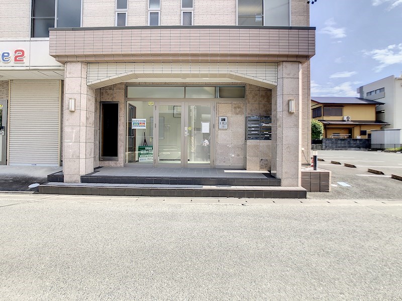 ｂ-space２（ﾋﾞｰｽﾍﾟｰｽ２）事務所 玄関