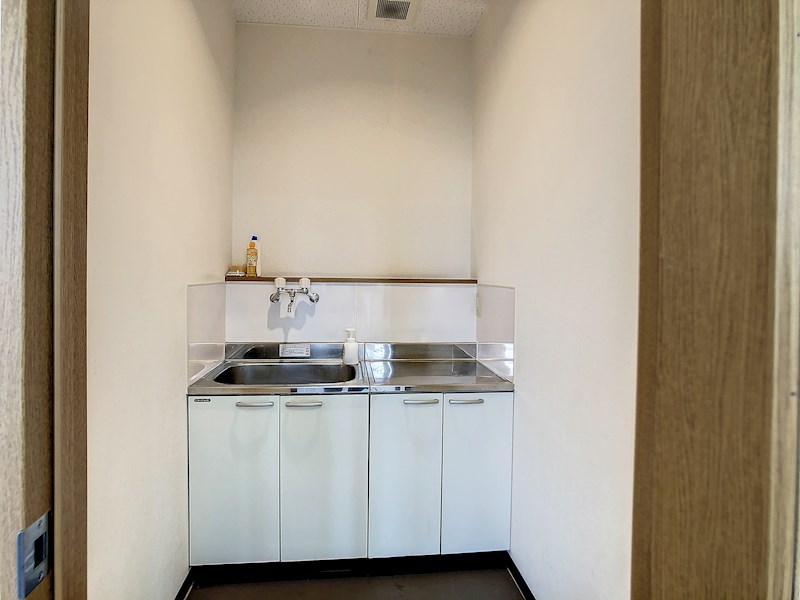 ｂ-space２（ﾋﾞｰｽﾍﾟｰｽ２）事務所 キッチン