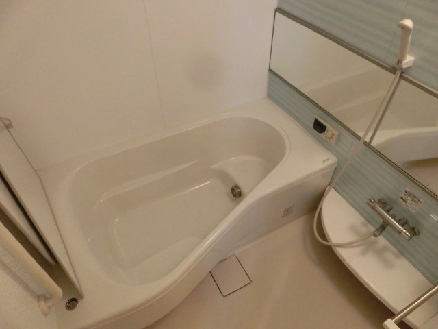 アラモードB 風呂画像