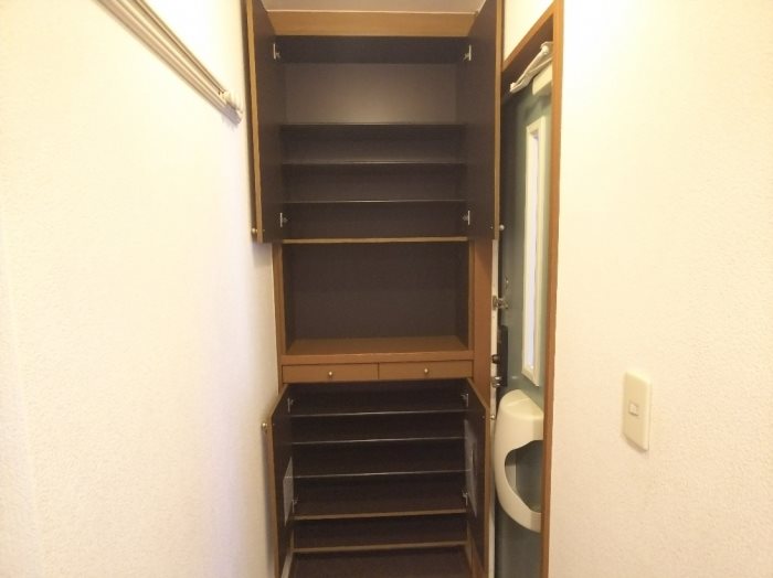 リビングタウン家代の里 玄関