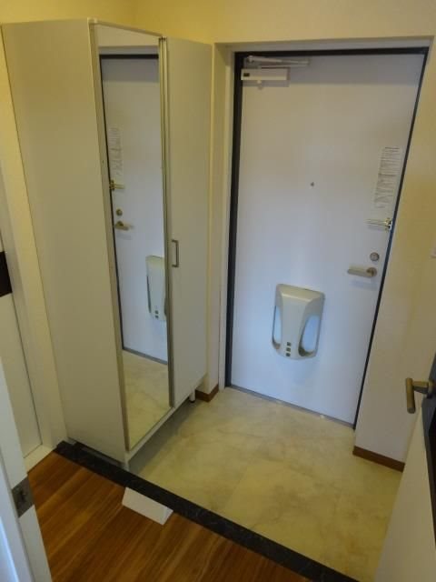 アイ・フラット海老塚 玄関