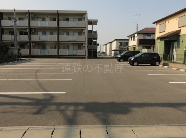 Tiida 駐車場