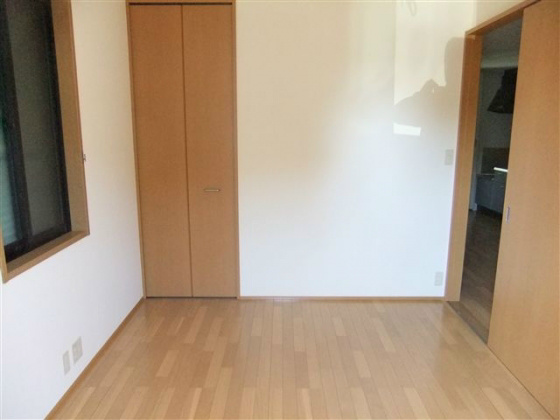 フロンティアII ベッドルーム