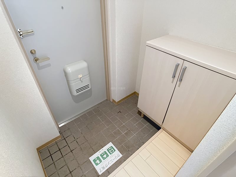 ハイツリベラ 玄関