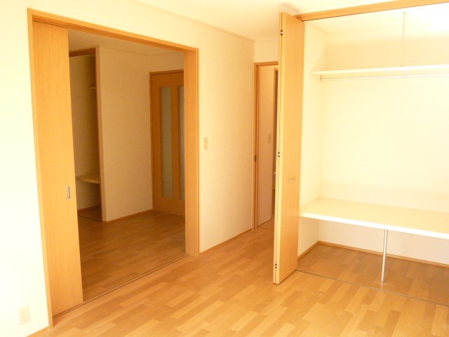 フローラさくら ベッドルーム