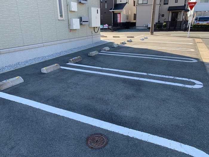 ラ・プランドール 駐車場