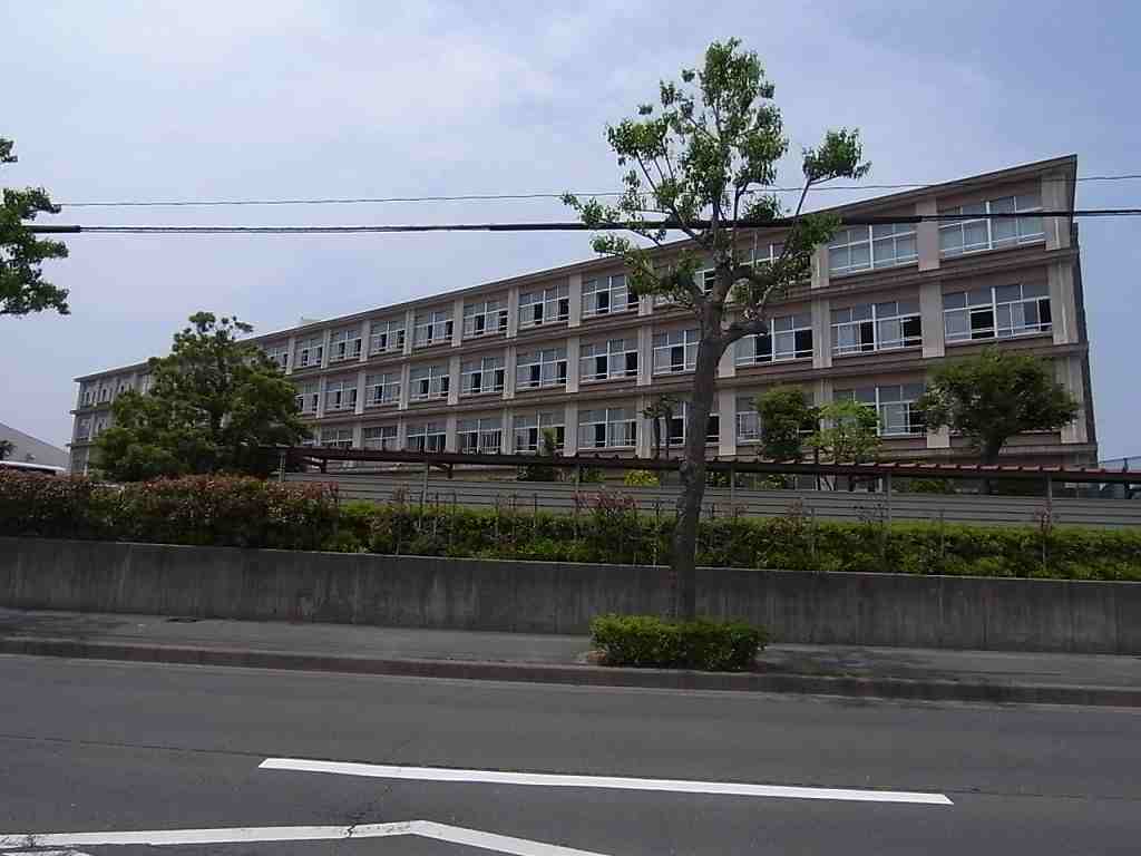 ラ・プランドール 中学校