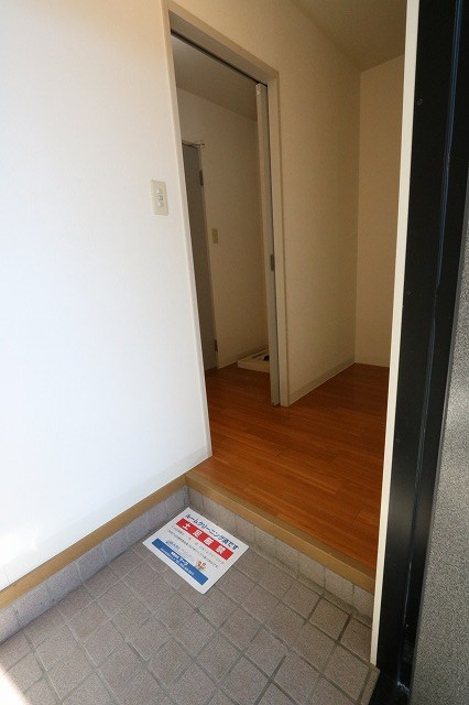 メゾン・ド・ピサロ 玄関