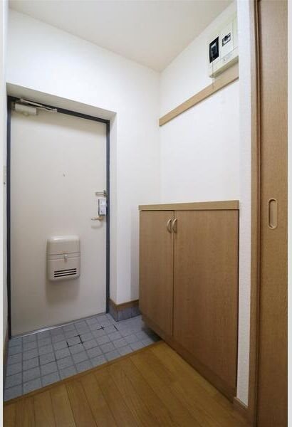 ラフォーレ中里 玄関