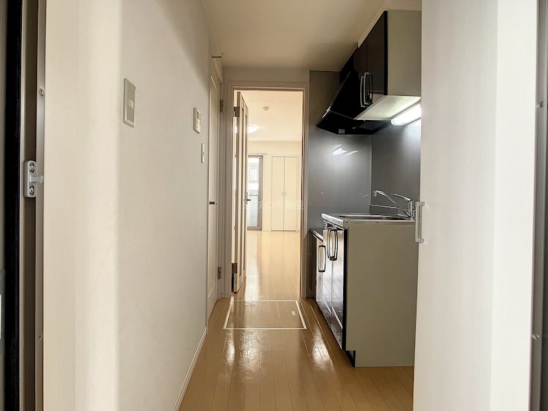 クレフラスト中島 玄関