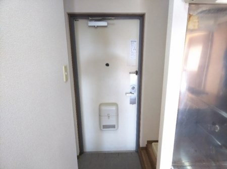 ロマネコンティ 玄関