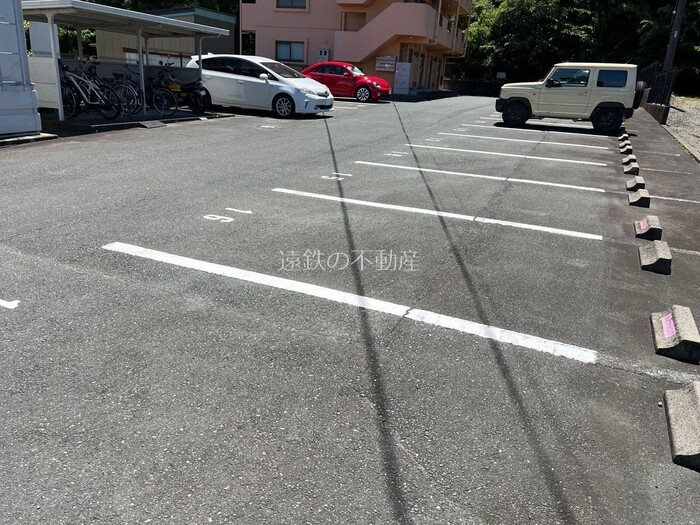 ロマネコンティ 駐車場