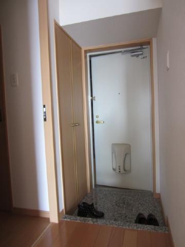 LaurelCourt常盤 玄関