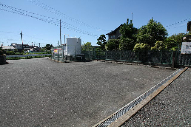 サンルミエール  駐車場