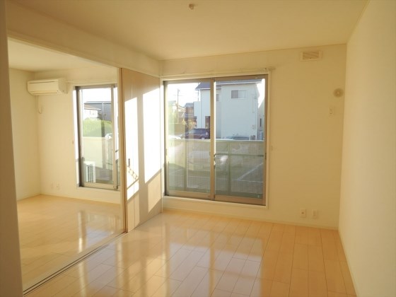 ユートピア リビング