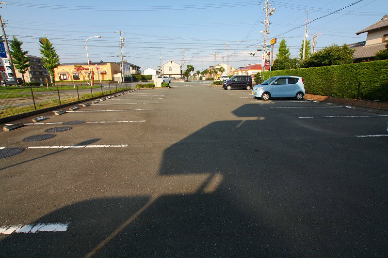 CRYSTAL PALACE 駐車場