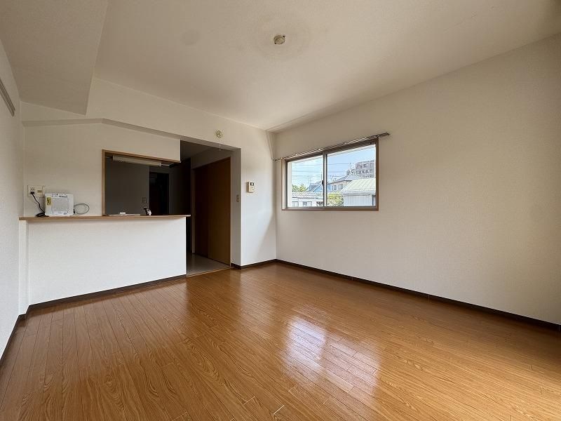 サンライフ鴨江 リビング